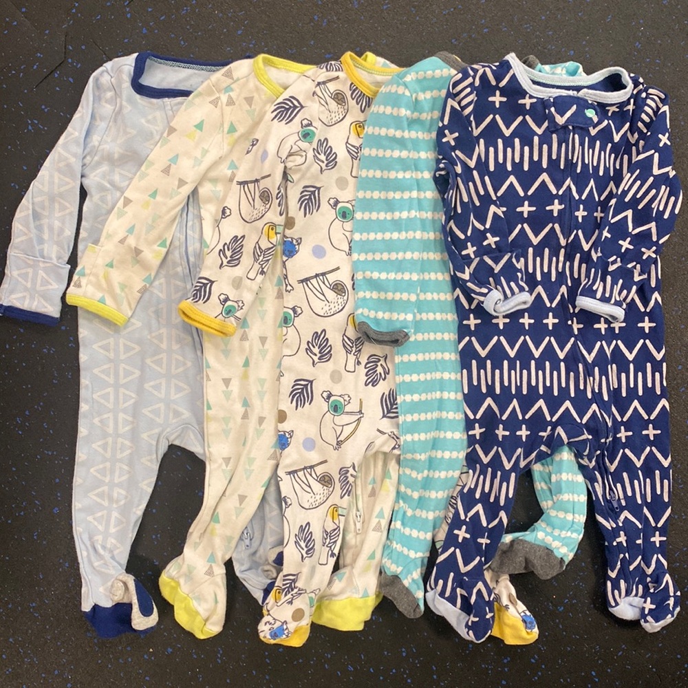 Bundle of 5 Cloud Island zipper sleepers size 3-6 months